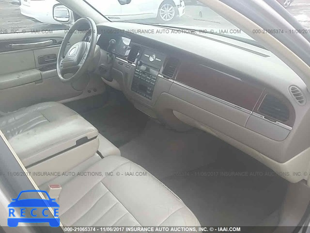 2003 Lincoln Town Car EXECUTIVE 1LNHM81W53Y603410 зображення 4