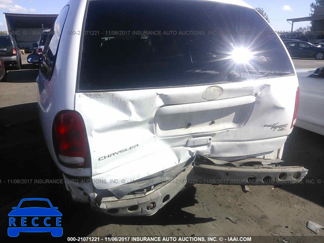 2000 Chrysler Grand Voyager SE 1C4GJ44R6YB785653 Bild 5