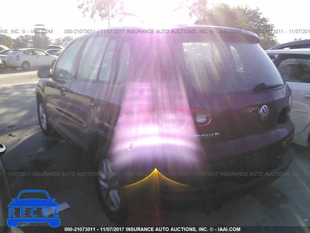 2011 Volkswagen Tiguan S/SE/SEL WVGAV7AX1BW000725 Bild 2