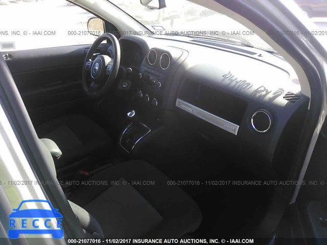 2016 Jeep Compass 1C4NJCBA9GD688884 image 4