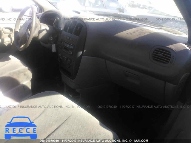 2001 Chrysler Voyager LX 1C4GJ45381B134184 image 4