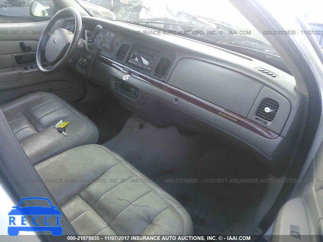 2011 Ford Crown Victoria LX 2FABP7EV1BX127450 image 4