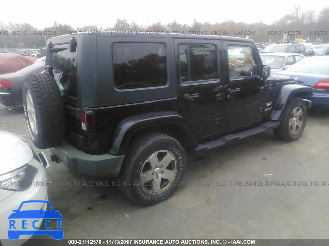 2008 Jeep Wrangler Unlimited SAHARA 1J8GA59168L621833 зображення 3