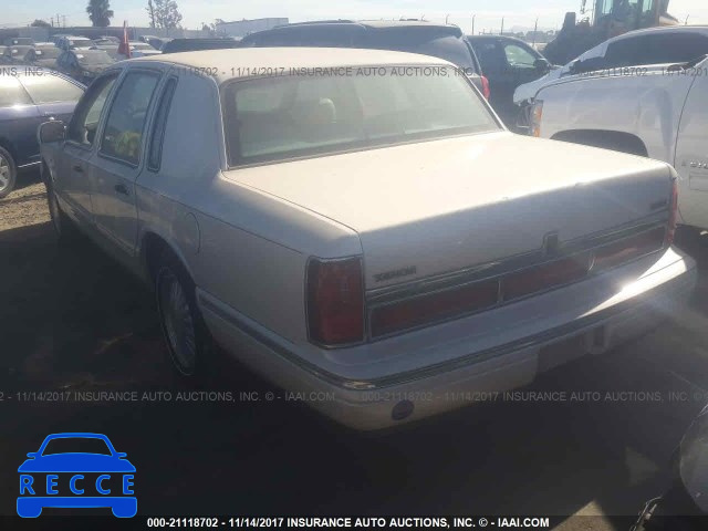 1997 Lincoln Town Car CARTIER 1LNLM83W2VY688054 image 2