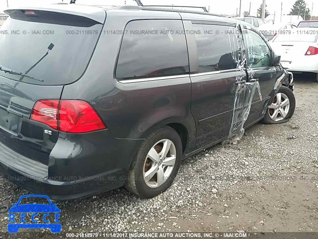 2011 Volkswagen Routan SE 2V4RW3DG2BR767085 image 3