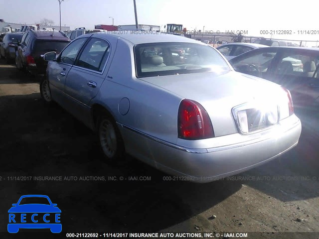 1999 Lincoln Town Car EXECUTIVE 1LNHM81W0XY655209 зображення 2