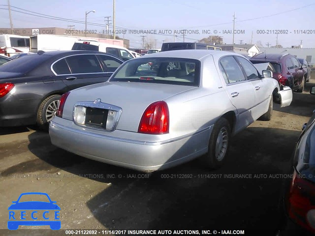 1999 Lincoln Town Car EXECUTIVE 1LNHM81W0XY655209 зображення 3