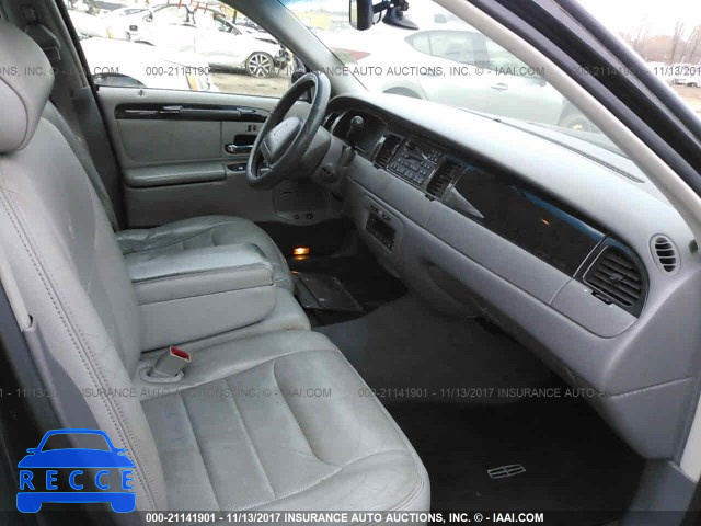 1998 Lincoln Town Car SIGNATURE 1LNFM82W0WY655537 image 4