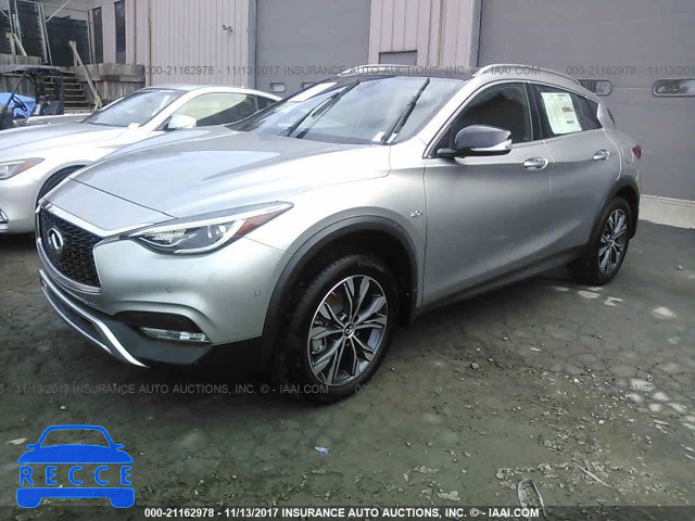 2018 INFINITI QX30 LUXURY/PREMIUM/SPORT SJKCH5CR3JA040613 image 1