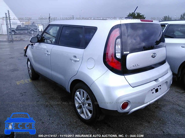 2018 KIA SOUL KNDJP3A56J7506565 Bild 2