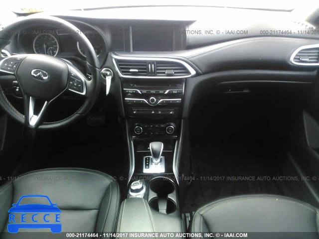 2017 INFINITI QX30 LUXURY/PREMIUM/SPORT SJKCH5CP1HA021292 image 4
