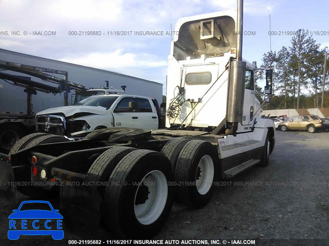 2000 FREIGHTLINER CONVENTIONAL FLD120 1FUYDMDB9YPF87243 image 3