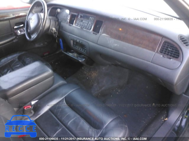 2000 Lincoln Town Car EXECUTIVE 1LNHM81W0YY868324 image 4