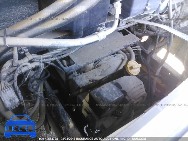 1999 FREIGHTLINER CHASSIS X LINE MOTOR HOME 4UZ6XFBC1XCG00338 image 9