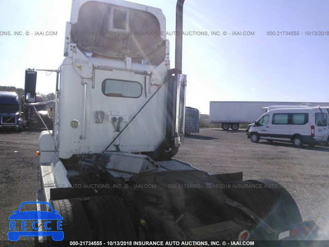 2000 FREIGHTLINER FLD FLD112 1FUW3MDA2YPF77607 image 2