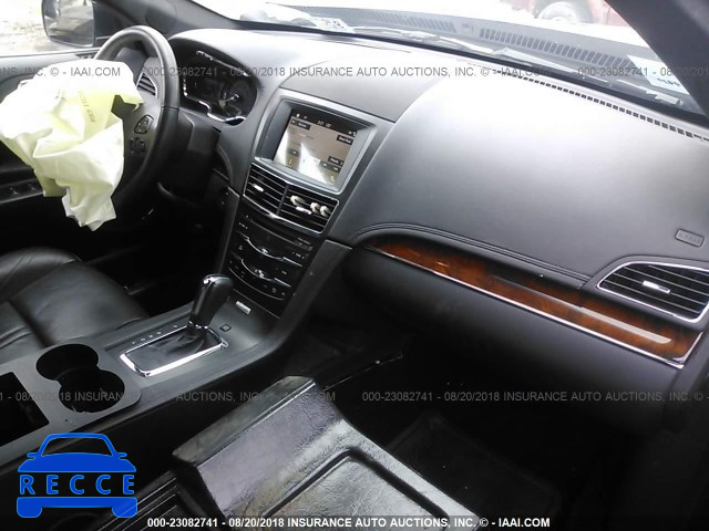 2016 LINCOLN MKT 2L1MJ5LK4GBL00168 image 4