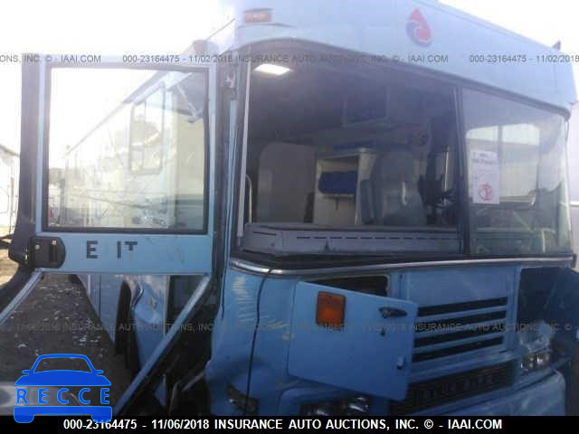 2002 BLUE BIRD BUS 1BDJNCP782F205850 image 0