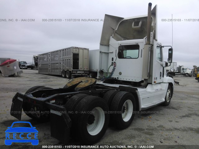 2004 FREIGHTLINER ST120 ST120 1FUJBBCGX4LM61805 image 3