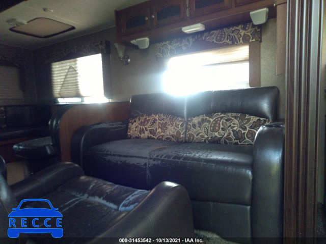 2016 COACHMEN FREEDOM  5ZT2FEWB9GA019081 Bild 6