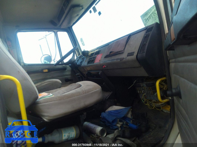 1999 FREIGHTLINER MEDIUM CONVENTIONAL FL70 1FV6HFAA9XHB08584 image 4