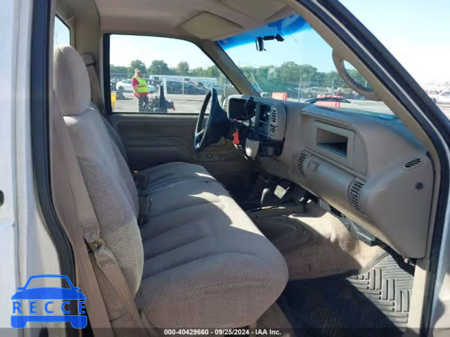 2000 CHEVROLET K2500 1GCGK24R5YR101054 image 4