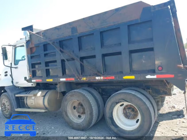 2005 MACK 600 CXN600 1M1AK05Y95N003972 Bild 13