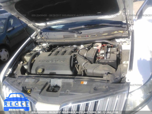 2012 Lincoln MKT 2LMHJ5FR8CBL55049 image 9