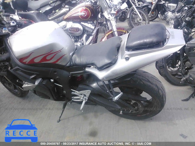 2004 Yamaha YZFR6 L JYARJ06E24A017479 Bild 5