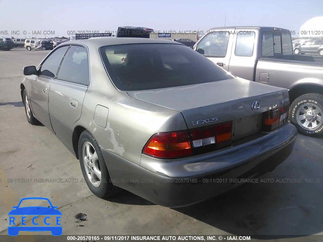 1997 Lexus ES 300 JT8BF22G3V0053696 image 2