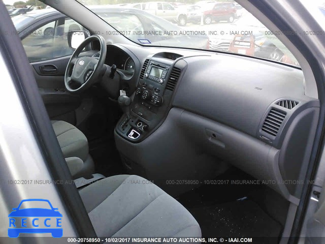 2011 KIA Sedona LX KNDMG4C73B6405783 image 4