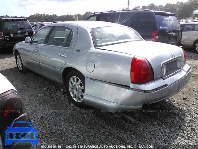 2006 Lincoln Town Car SIGNATURE LIMITED 1LNHM82W56Y625250 Bild 2