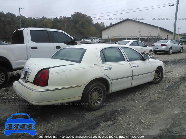 2000 Lincoln Town Car SIGNATURE 1LNHM82W1YY796659 Bild 3