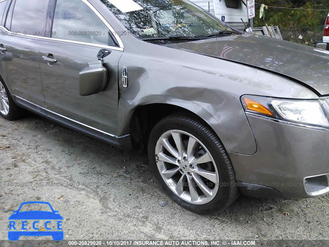 2012 Lincoln MKT 2LMHJ5AT0CBL53783 image 5