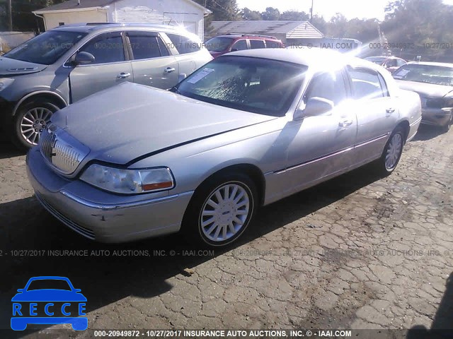 2005 Lincoln Town Car SIGNATURE 1LNHM81W35Y631368 Bild 1