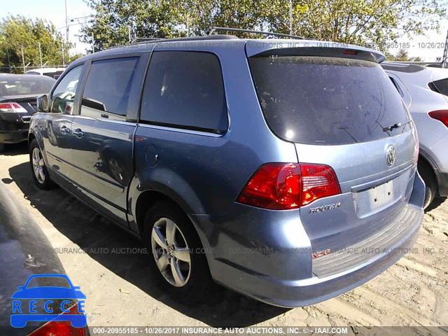 2011 VOLKSWAGEN ROUTAN SE 2V4RW3DG7BR789633 Bild 2