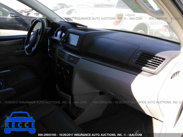 2011 VOLKSWAGEN ROUTAN SE 2V4RW3DG7BR789633 image 4