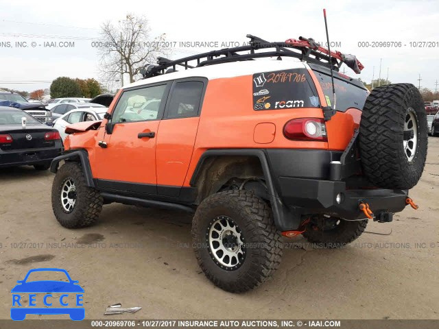2013 Toyota FJ Cruiser JTEBU4BF1DK151327 image 2