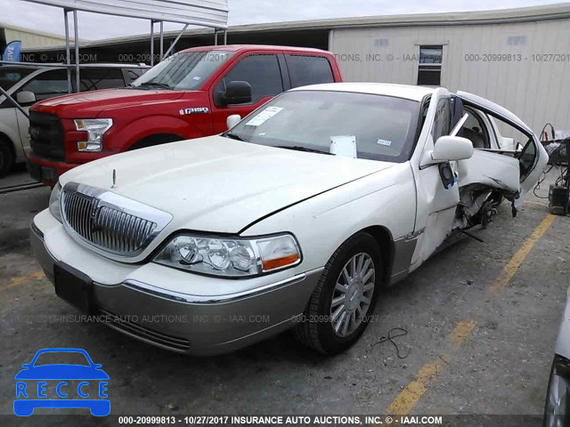 2003 Lincoln Town Car SIGNATURE 1LNHM82W93Y670977 зображення 1