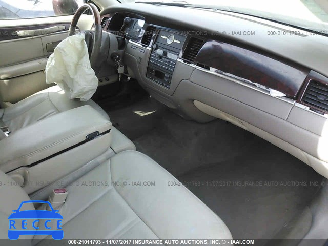 2004 Lincoln Town Car ULTIMATE 1LNHM83W54Y678025 image 4