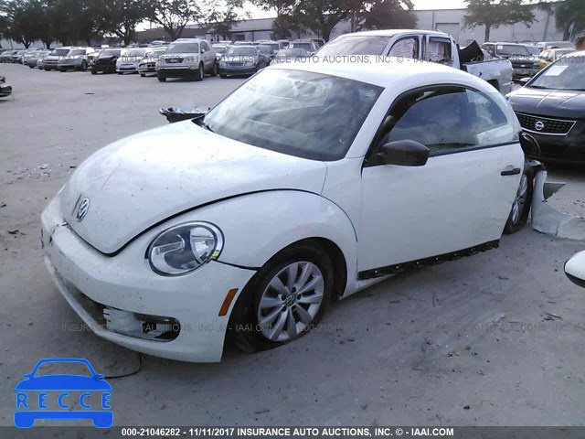 2015 Volkswagen Beetle 1.8T 3VWF17AT6FM639818 Bild 1