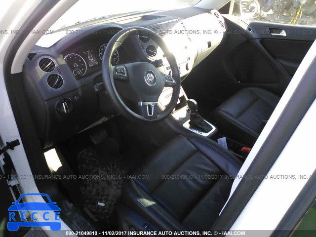 2017 VOLKSWAGEN TIGUAN SPORT WVGTV7AXXHW505261 image 4