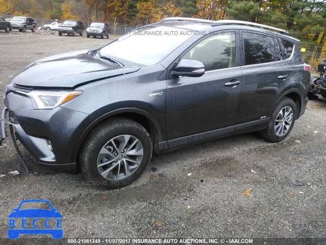 2017 TOYOTA RAV4 HV LE/XLE JTMRJREV8HD090600 image 1