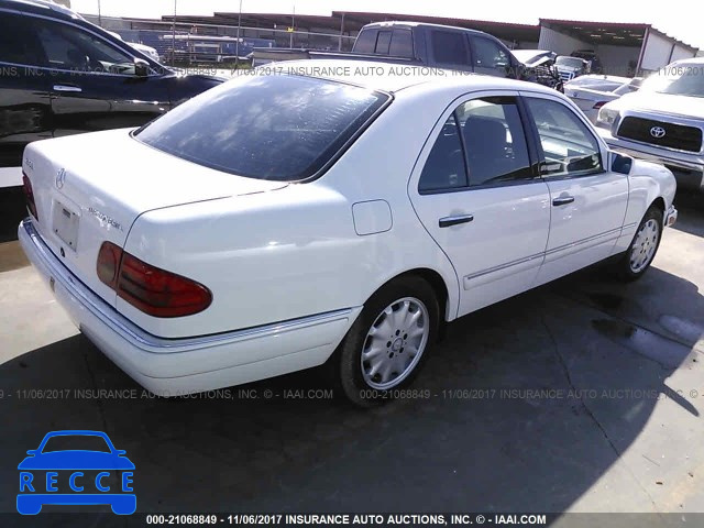 1998 Mercedes-benz E 300TD WDBJF25F2WA490518 Bild 3