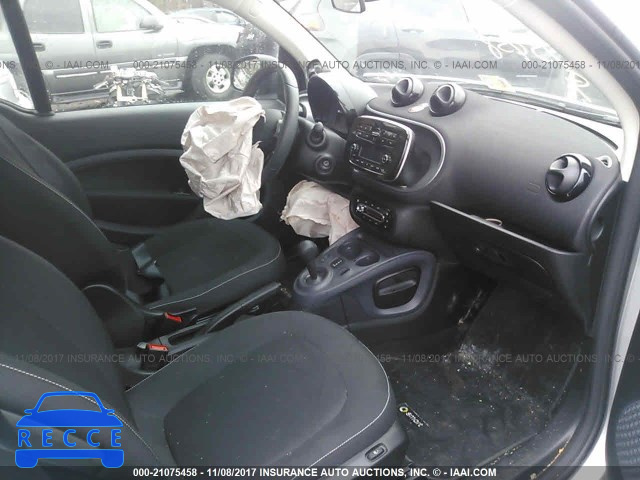 2016 Smart Fortwo WMEFJ5DA7GK051342 Bild 3