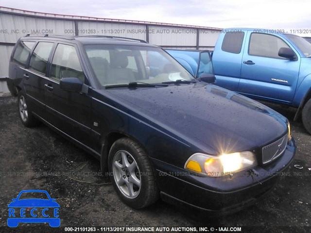 2000 Volvo V70 SE YV1LW61J3Y2682839 image 0