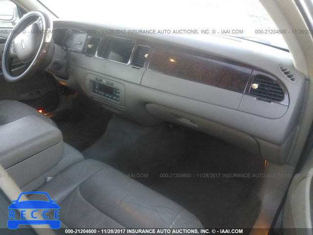 2001 Lincoln Town Car EXECUTIVE 1LNHM81W01Y658800 зображення 3