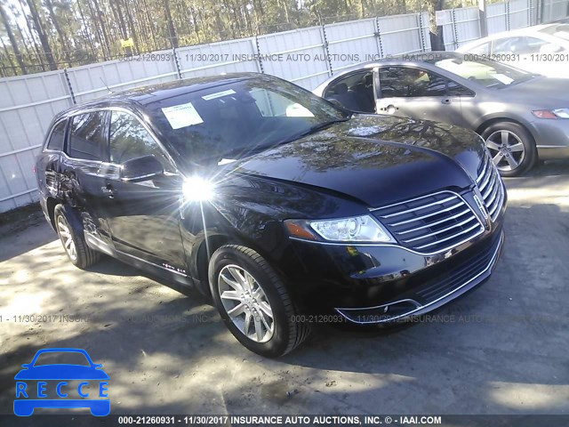 2017 LINCOLN MKT 2LMHJ5NK7HBL01771 image 0