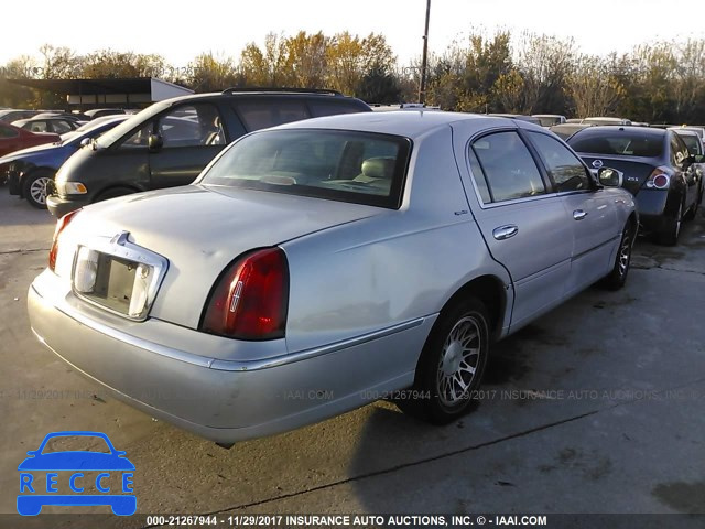 2000 Lincoln Town Car SIGNATURE 1LNHM82W2YY837834 Bild 3