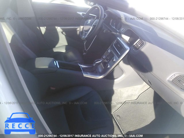 2017 VOLVO V60 T5/PREMIER YV140MEK3H1371642 image 4