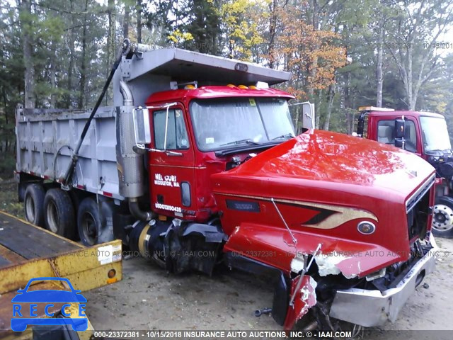 2000 MACK 700 CL700 1M2AD62C0YW010468 image 0